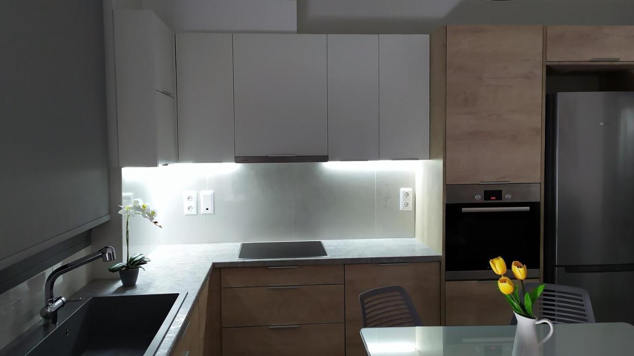 Luxury Autonomous Ground Floor Apartment Igoumenitsa Esterno foto